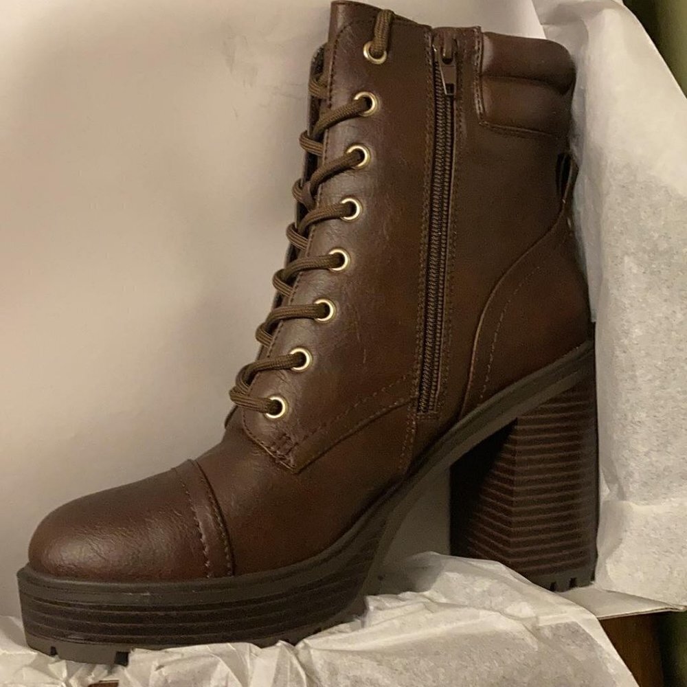 GBG Los Angeles Women's Sheeva Heeled Platform Lug Sole Booties - Picture 3 of 8